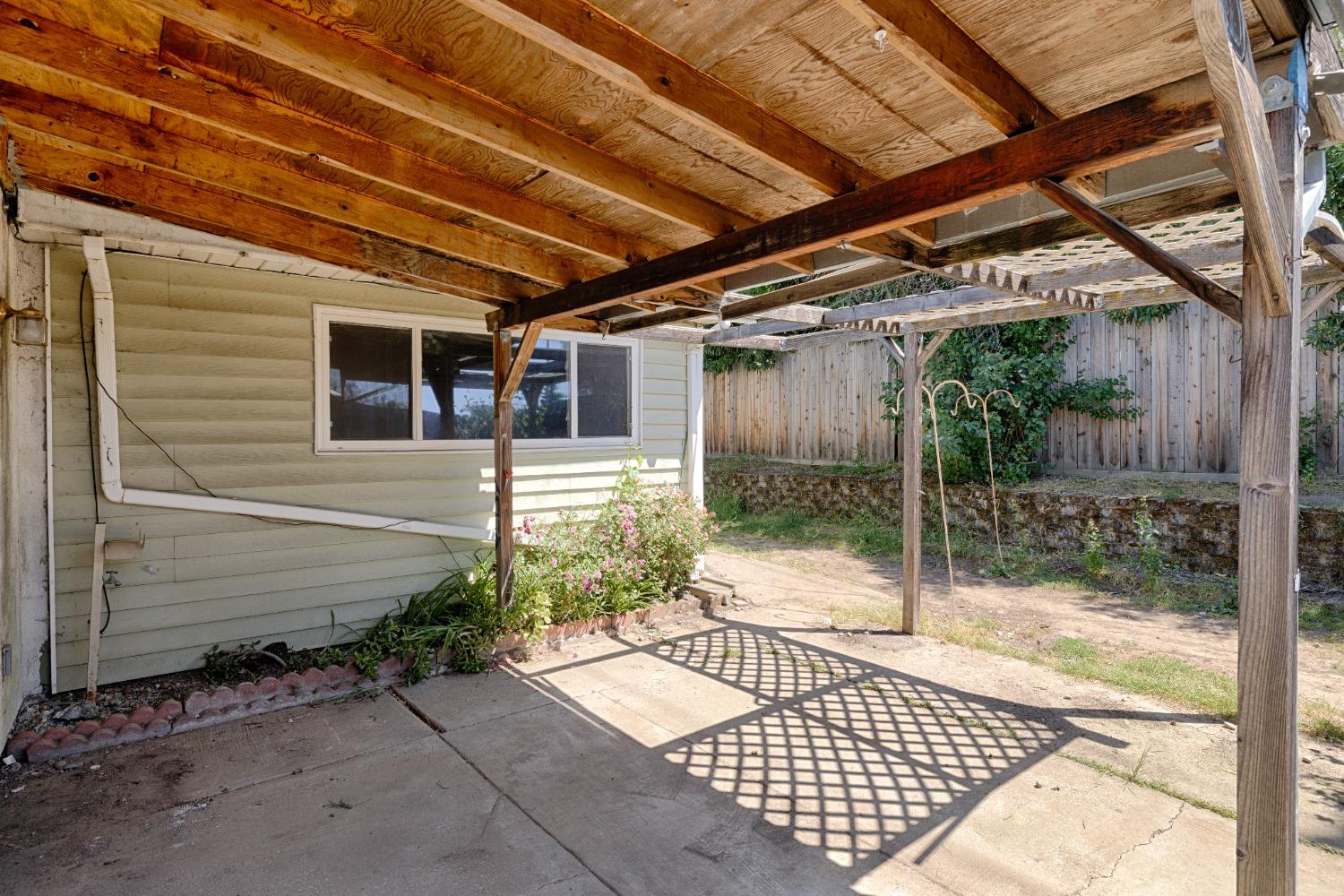 Detail Gallery Image 24 of 28 For 4246 Galbrath Dr, North Highlands,  CA 95660 - 4 Beds | 2 Baths