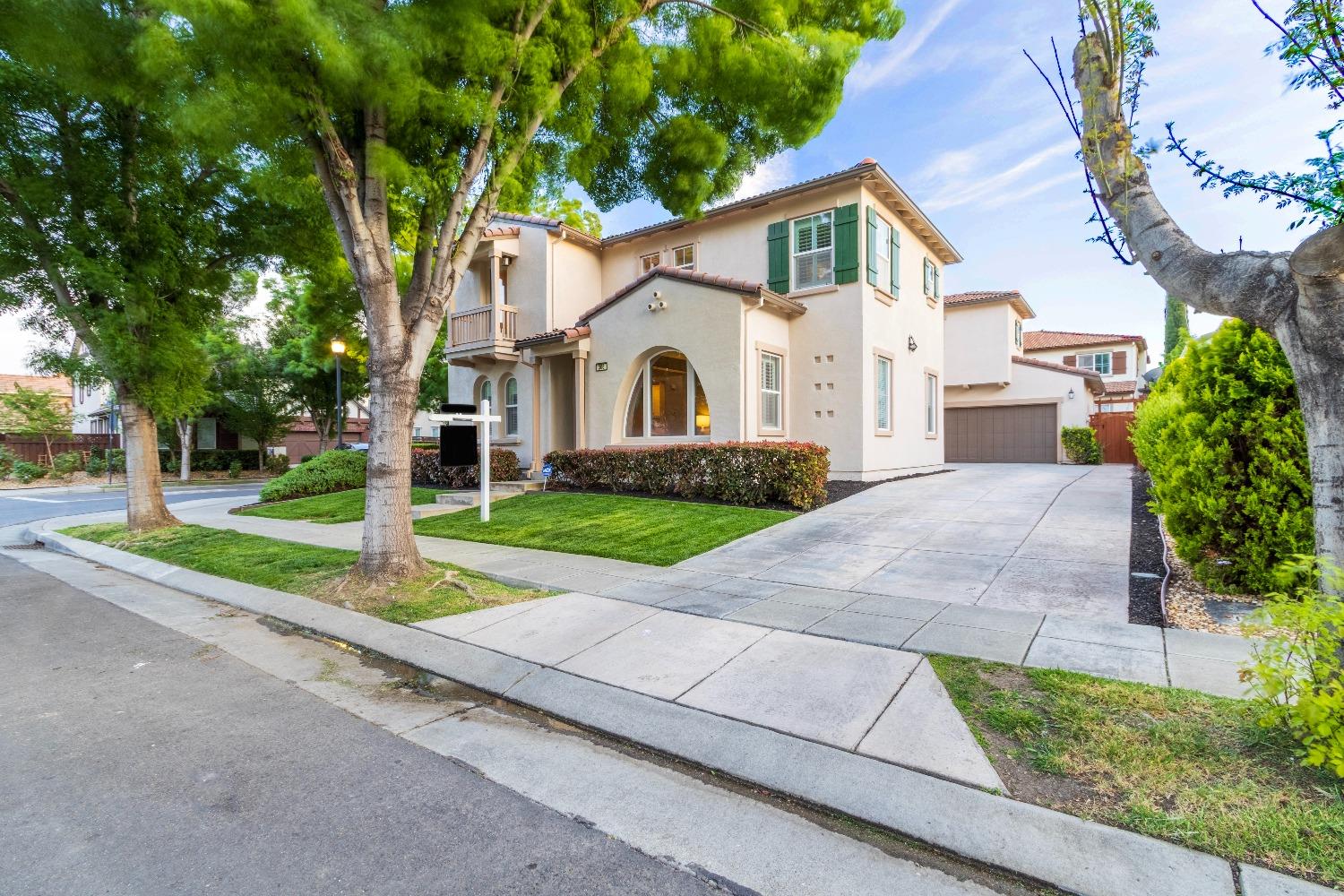 Detail Gallery Image 1 of 86 For 306 W Conejo Ave, Mountain House,  CA 95391 - 5 Beds | 4 Baths
