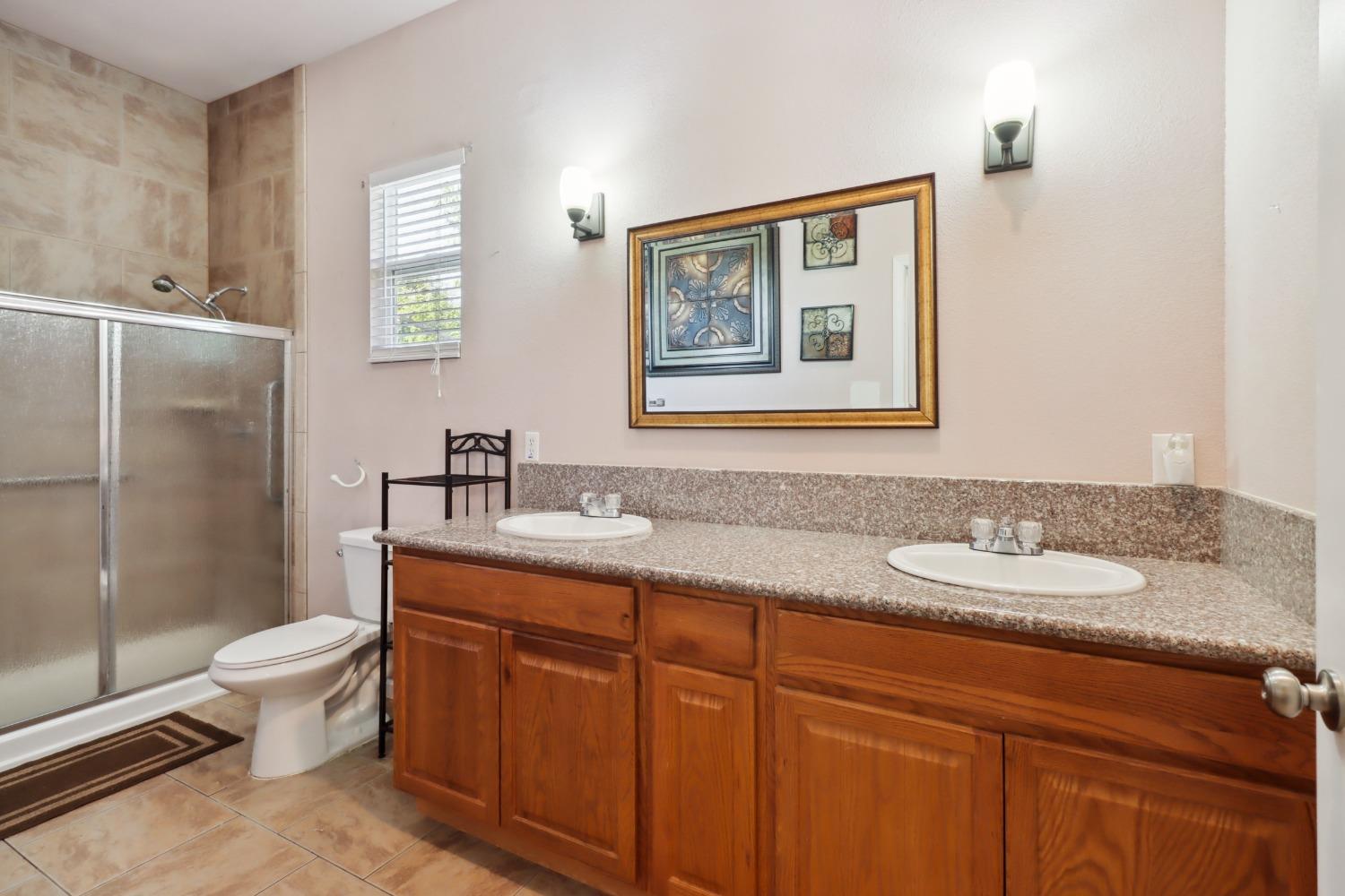Detail Gallery Image 16 of 37 For 1724 Belt Way, Sacramento,  CA 95832 - 4 Beds | 2 Baths