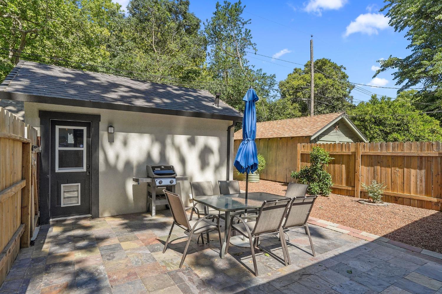 Detail Gallery Image 20 of 27 For 2640 17th St, Sacramento,  CA 95818 - 2 Beds | 2 Baths