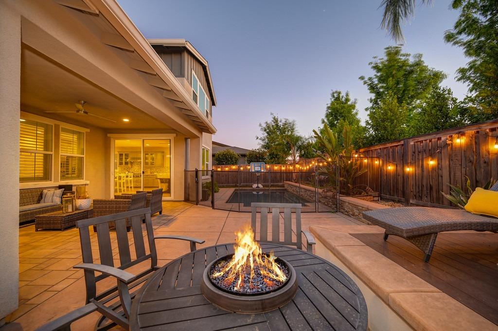 Detail Gallery Image 14 of 34 For 5033 Chico Dr, Roseville,  CA 95747 - 5 Beds | 4/1 Baths