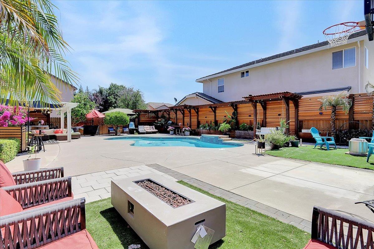 Detail Gallery Image 76 of 93 For 516 Radisson Dr, Yuba City,  CA 95991 - 5 Beds | 3 Baths