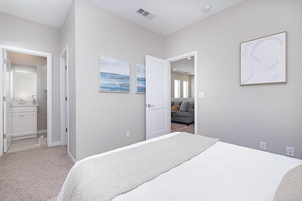 Detail Gallery Image 29 of 89 For 142 Fonseca St, Sacramento,  CA 95816 - 3 Beds | 3/1 Baths