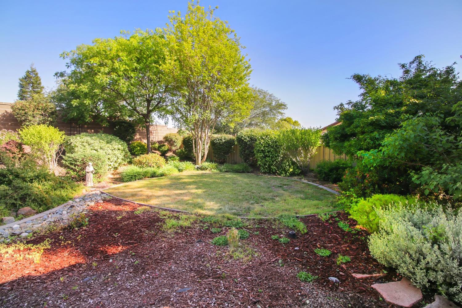 Detail Gallery Image 35 of 47 For 2125 Stonecrest Ln, Lincoln,  CA 95648 - 2 Beds | 2/1 Baths