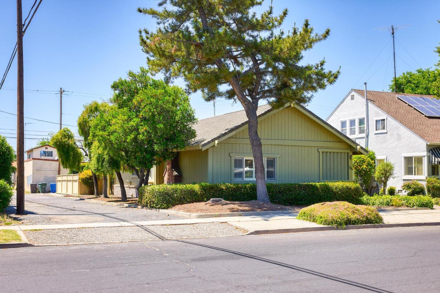 Detail Gallery Image 5 of 53 For 211 N Maple, Manteca,  CA 95336 - 3 Beds | 1 Baths