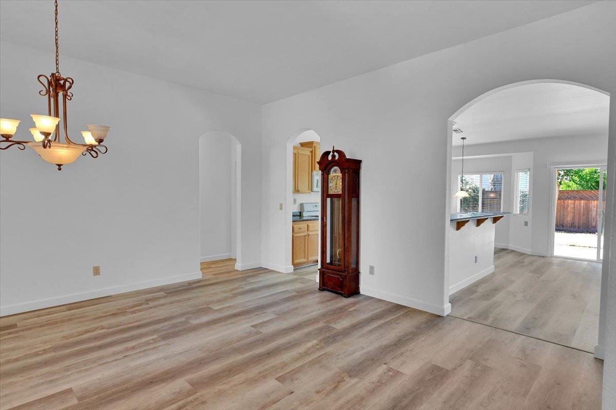Detail Gallery Image 5 of 46 For 9668 Harvest View Way, Sacramento,  CA 95827 - 3 Beds | 2 Baths
