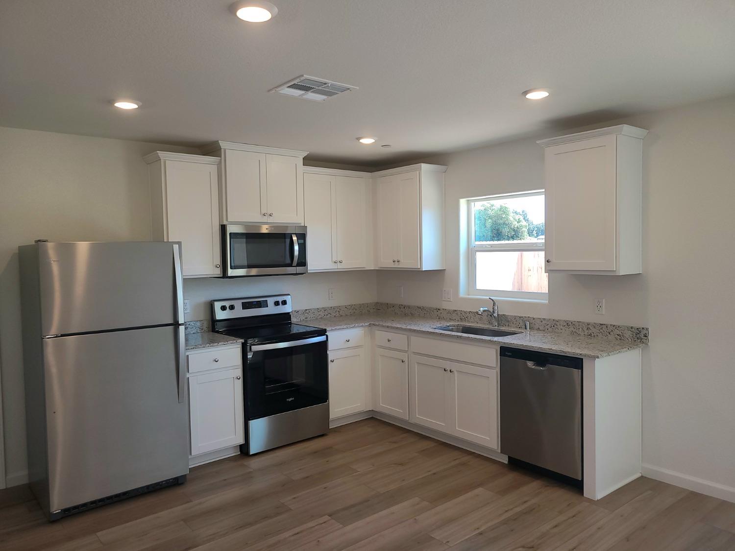 Detail Gallery Image 2 of 6 For 10497 Sabbath Ln, Stockton,  CA 95212 - 3 Beds | 2 Baths