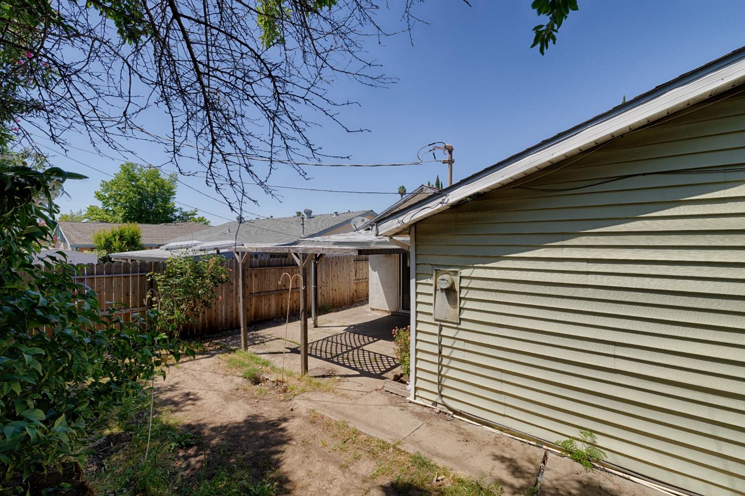Detail Gallery Image 27 of 28 For 4246 Galbrath Dr, North Highlands,  CA 95660 - 4 Beds | 2 Baths