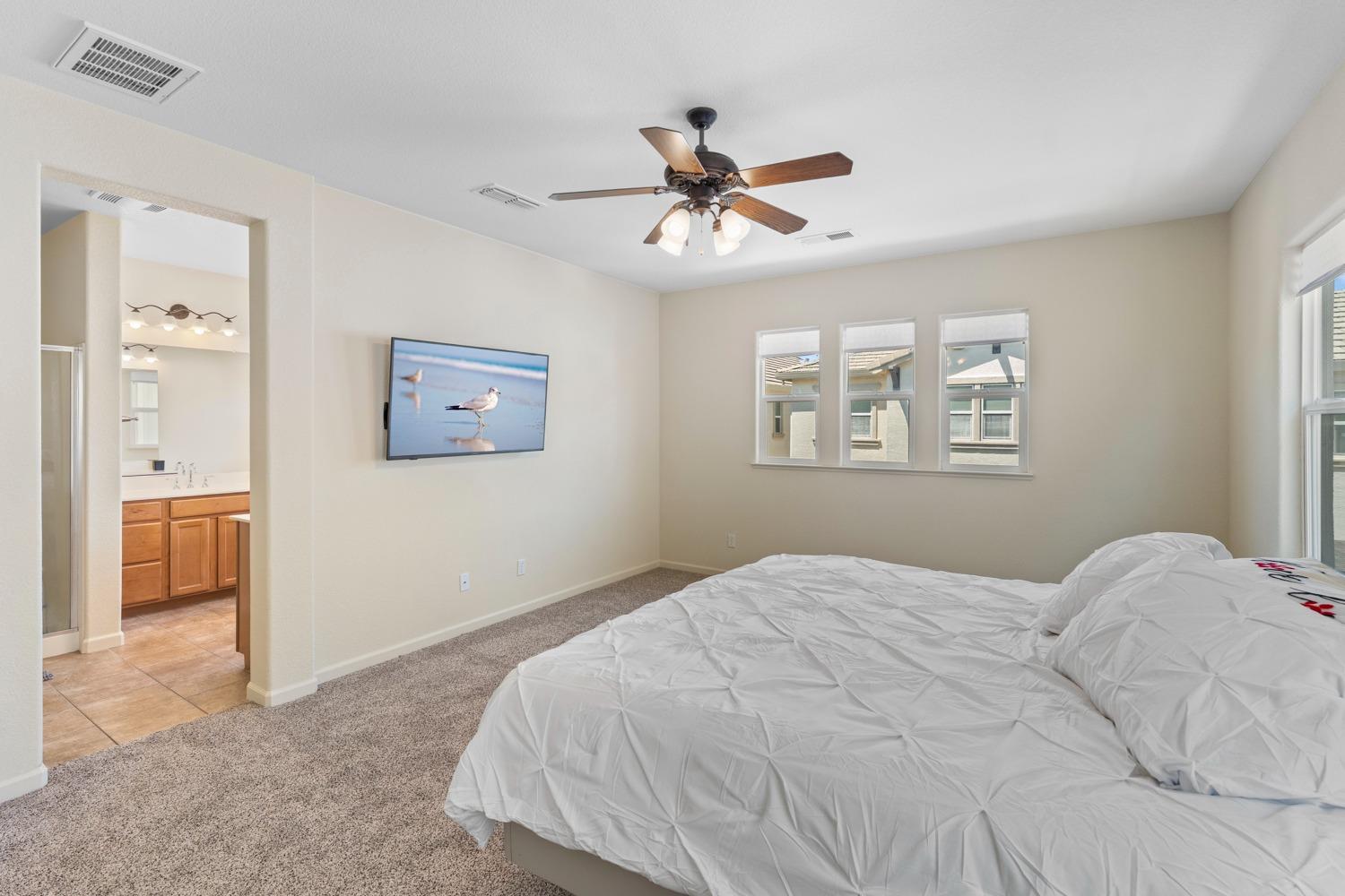 Detail Gallery Image 25 of 49 For 1869 Mammoth Way, Sacramento,  CA 95834 - 3 Beds | 3 Baths