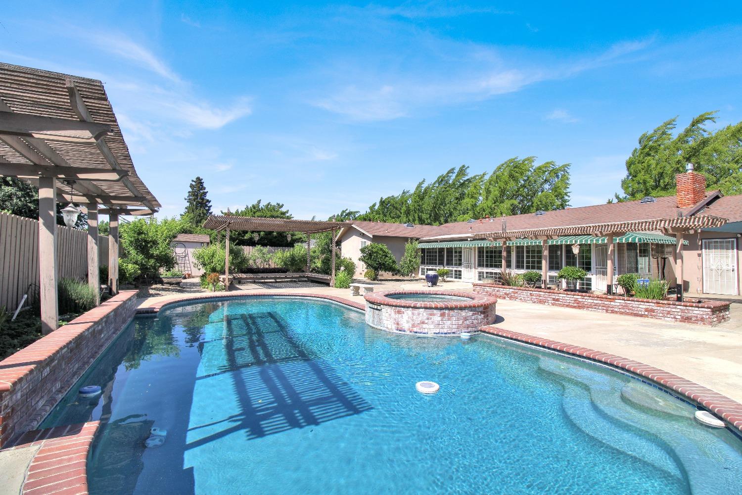 Detail Gallery Image 10 of 44 For 2805 Sheffield Ln, Modesto,  CA 95350 - 3 Beds | 2 Baths