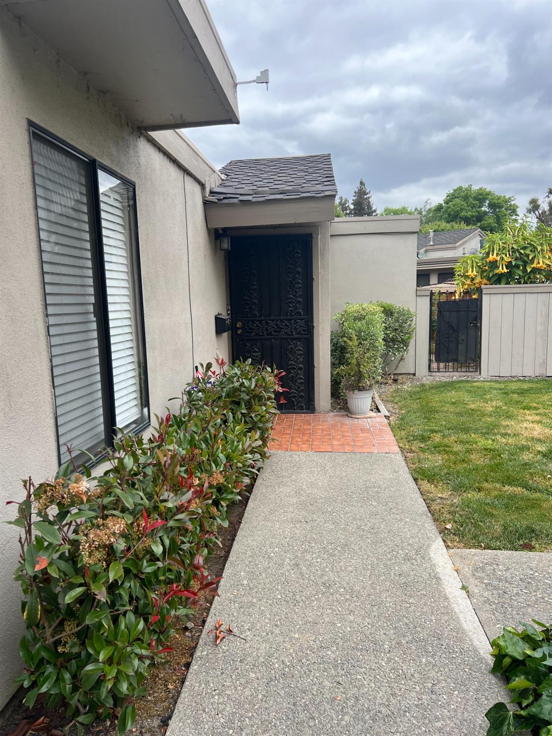 Detail Gallery Image 1 of 4 For 6734 Cumberland Pl, Stockton,  CA 95219 - 2 Beds | 1 Baths