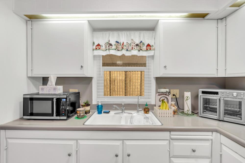 Detail Gallery Image 9 of 36 For 77012 Lauppe Ln, Citrus Heights,  CA 95621 - 2 Beds | 2 Baths
