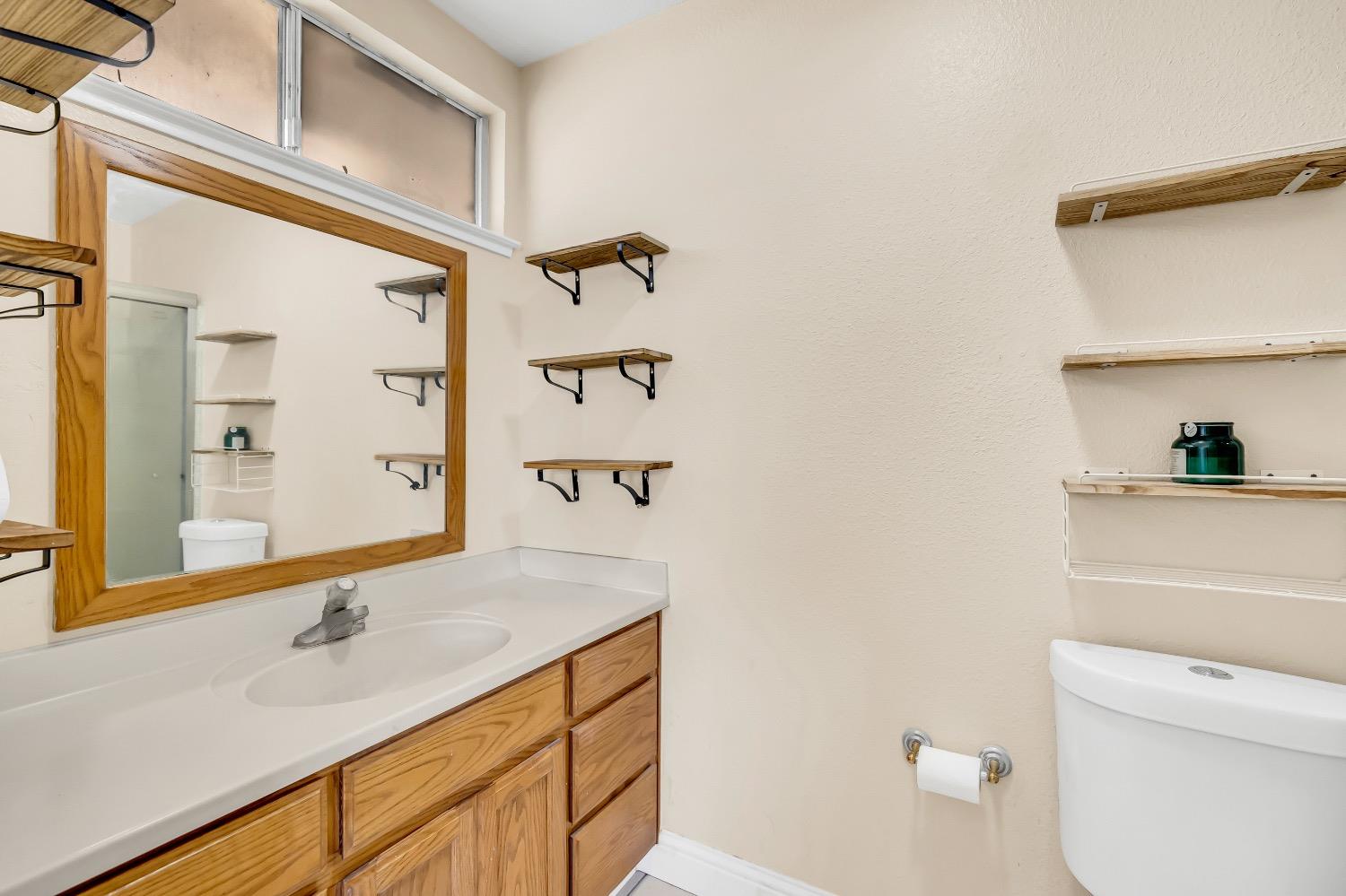 Detail Gallery Image 31 of 45 For 6833 Sandrock Way, Sacramento,  CA 95828 - 4 Beds | 2/1 Baths