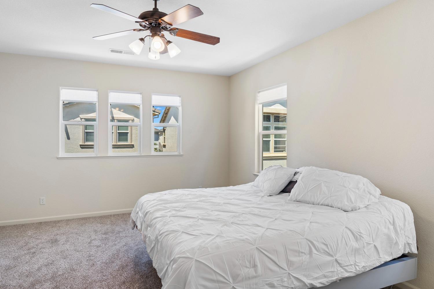 Detail Gallery Image 24 of 49 For 1869 Mammoth Way, Sacramento,  CA 95834 - 3 Beds | 3 Baths