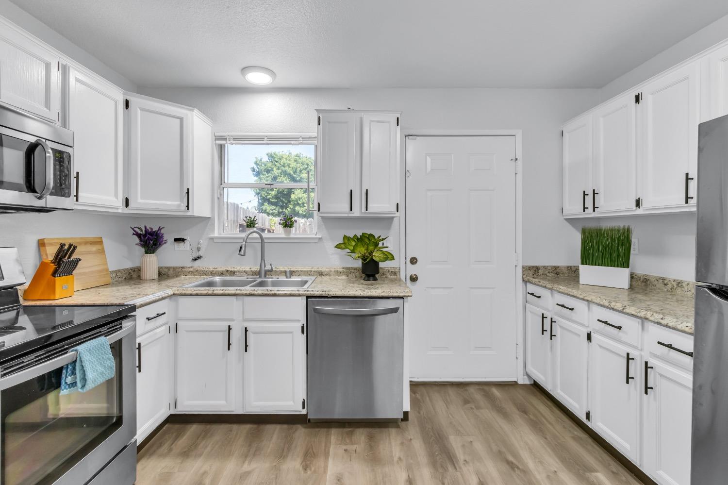 Detail Gallery Image 20 of 51 For 5540 Tyler St, Sacramento,  CA 95842 - 3 Beds | 2 Baths