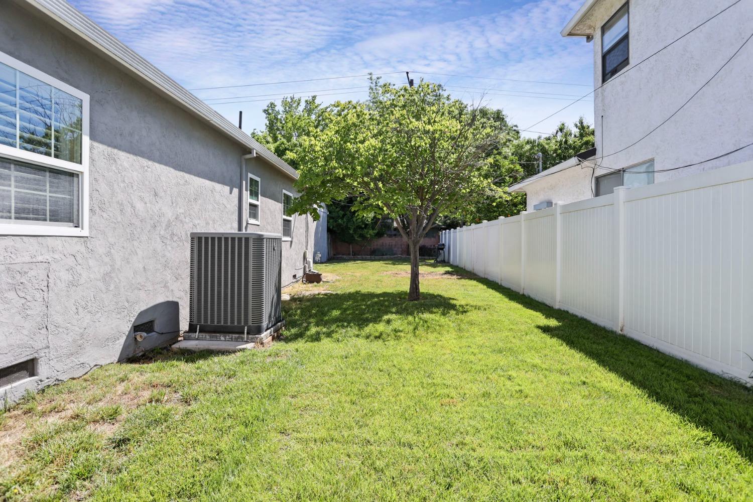 Detail Gallery Image 35 of 41 For 1120 W Oak St, Lodi,  CA 95240 - 3 Beds | 2 Baths