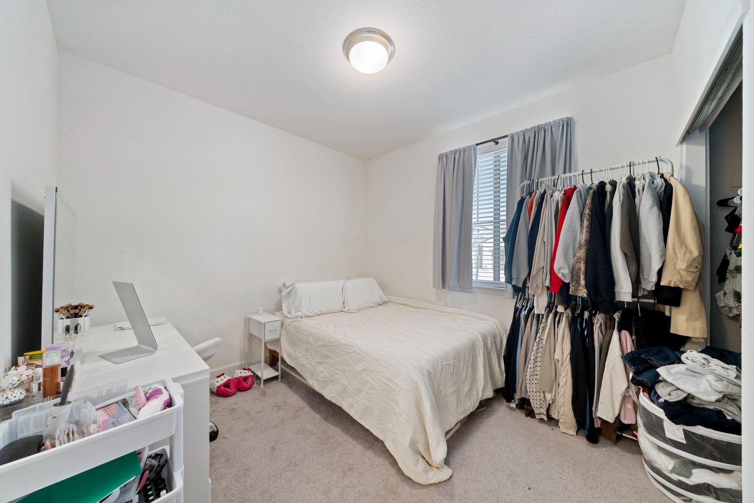 Detail Gallery Image 41 of 48 For 9942 Summerton Cir, Elk Grove,  CA 95624 - 4 Beds | 3/1 Baths