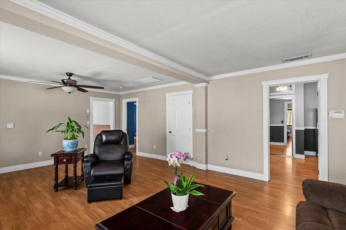 Detail Gallery Image 14 of 35 For 120 W Jackson St, Stockton,  CA 95206 - 3 Beds | 1 Baths