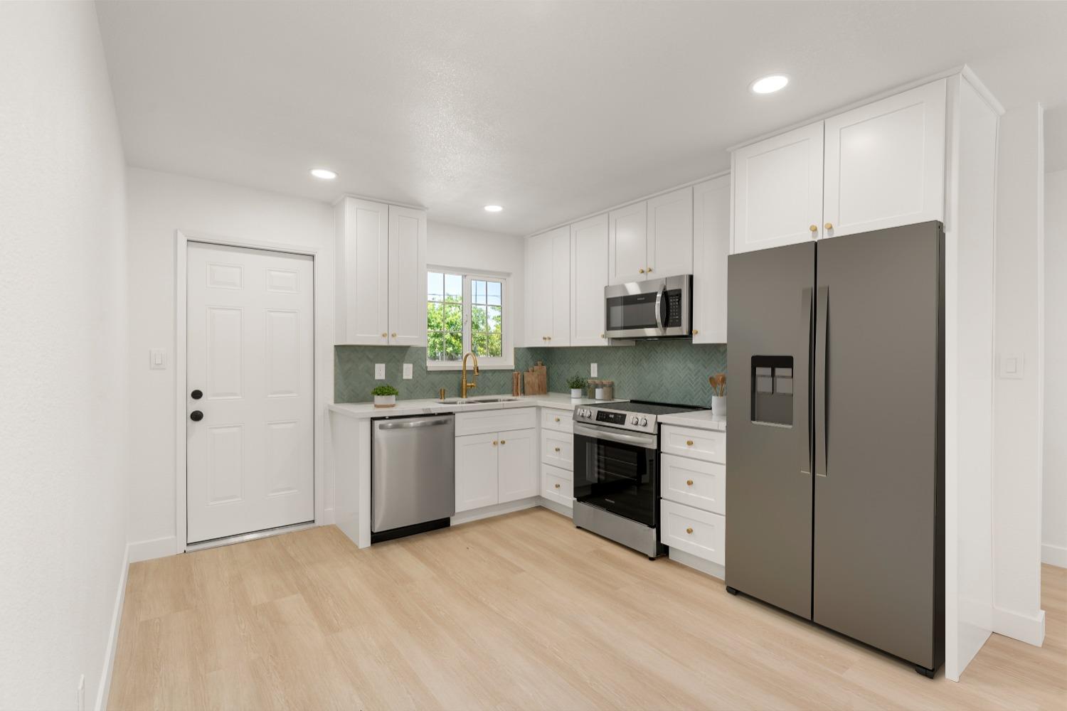 Detail Gallery Image 6 of 17 For 332 N Lower Sacramento Rd, Lodi,  CA 95242 - 4 Beds | 2 Baths