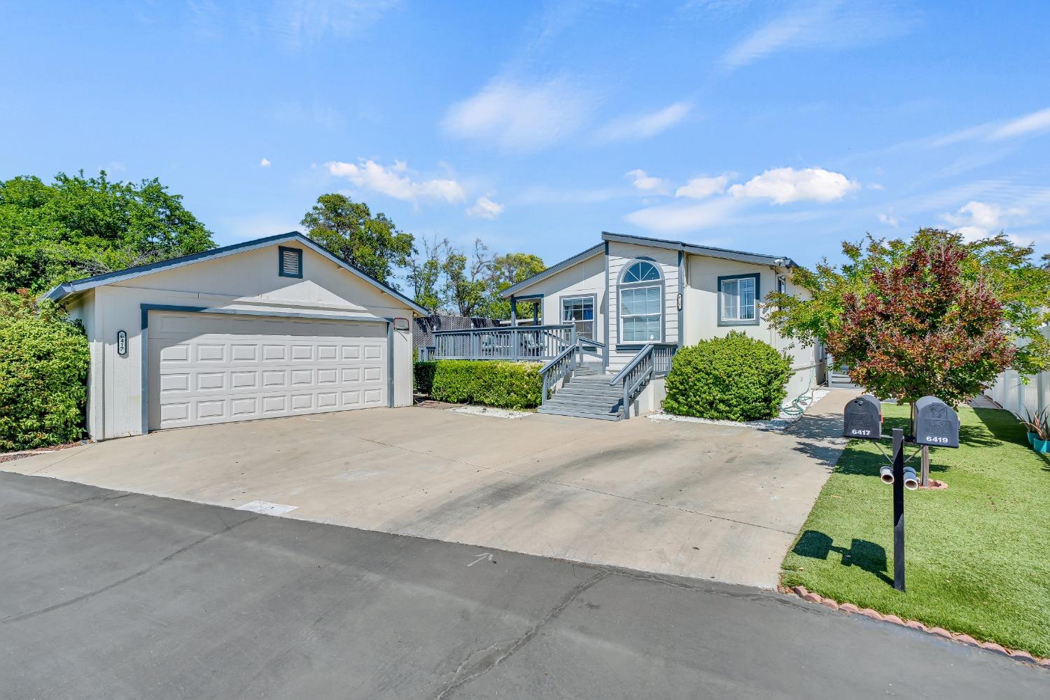 Detail Gallery Image 1 of 36 For 6417 Capital Cir 9, Sacramento,  CA 95828 - 3 Beds | 2 Baths