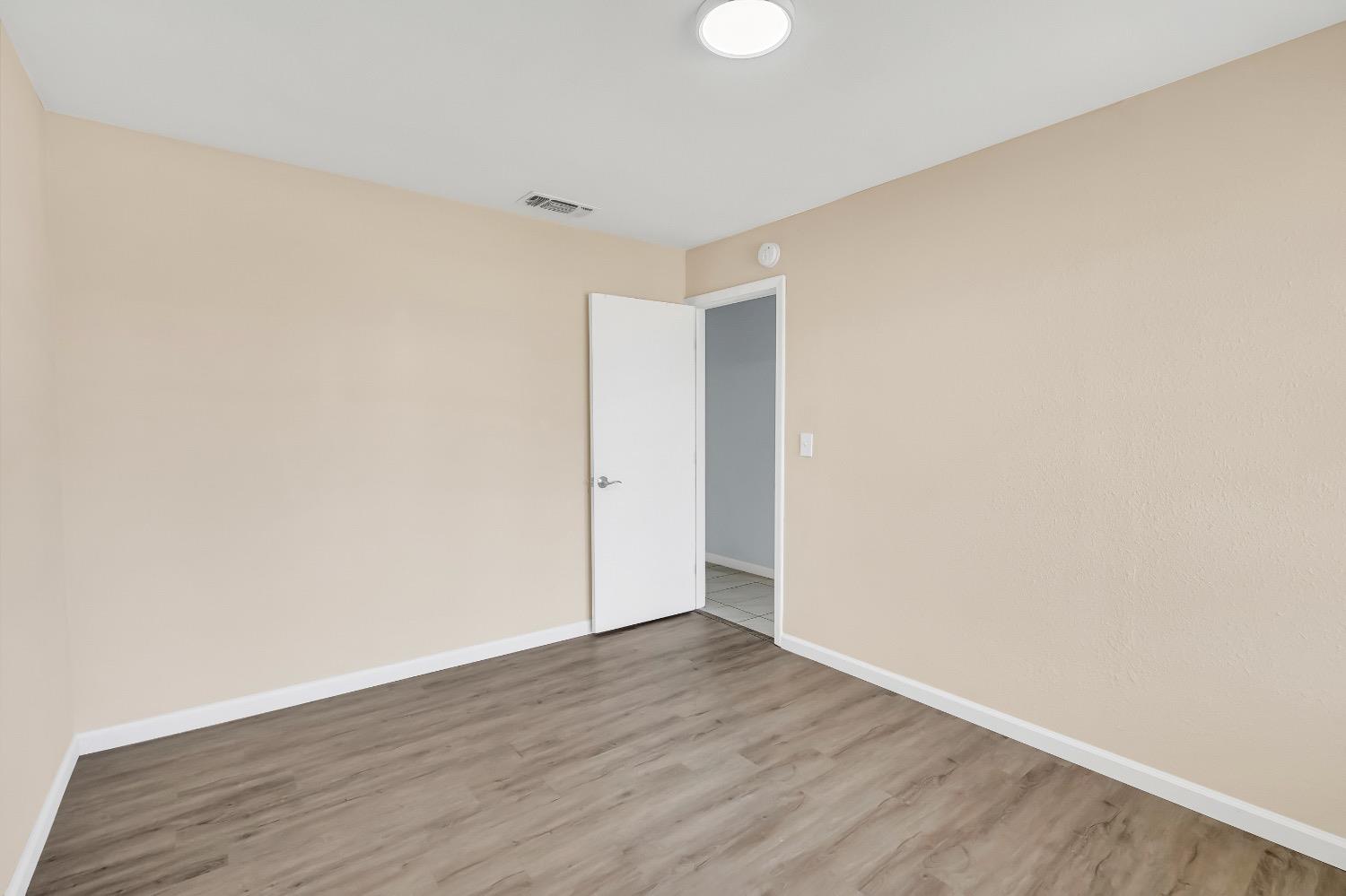 Detail Gallery Image 21 of 45 For 6833 Sandrock Way, Sacramento,  CA 95828 - 4 Beds | 2/1 Baths