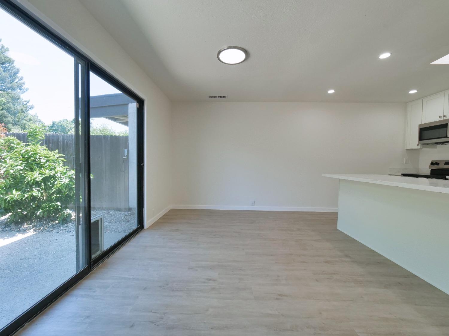 Detail Gallery Image 19 of 52 For 14 Blue Heron Ct, Sacramento,  CA 95833 - 2 Beds | 2 Baths