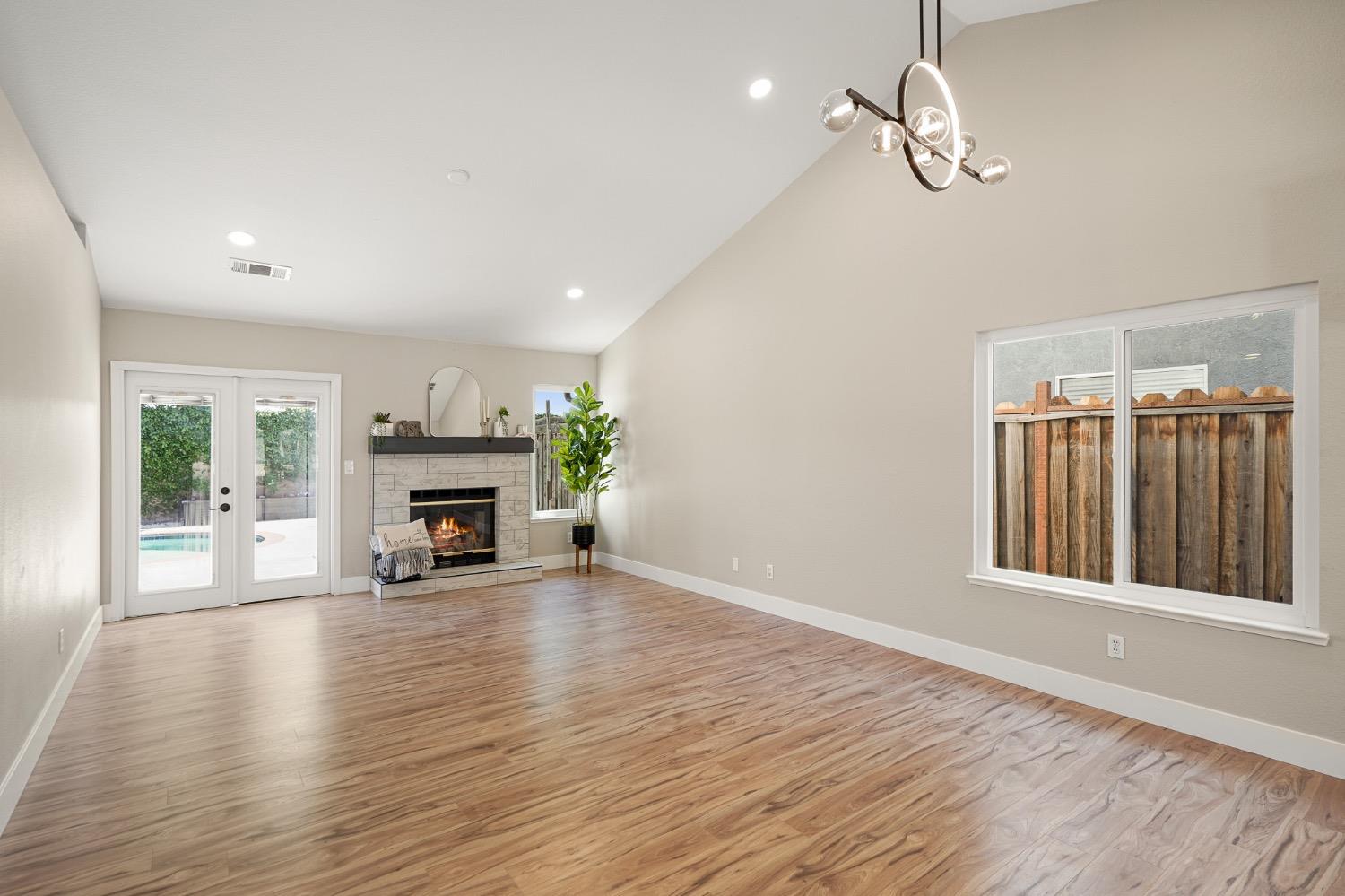 Detail Gallery Image 21 of 39 For 404 Kirbys Mill Dr, Modesto,  CA 95358 - 3 Beds | 2 Baths