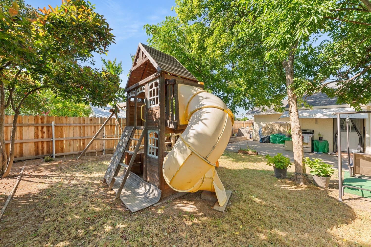 Detail Gallery Image 43 of 52 For 6353 La Cienega Dr, North Highlands,  CA 95660 - 3 Beds | 2 Baths