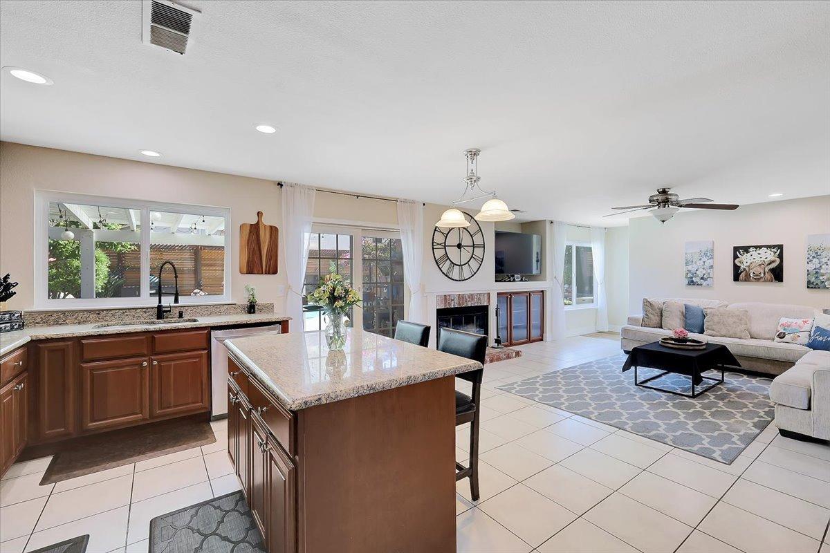 Detail Gallery Image 23 of 93 For 516 Radisson Dr, Yuba City,  CA 95991 - 5 Beds | 3 Baths