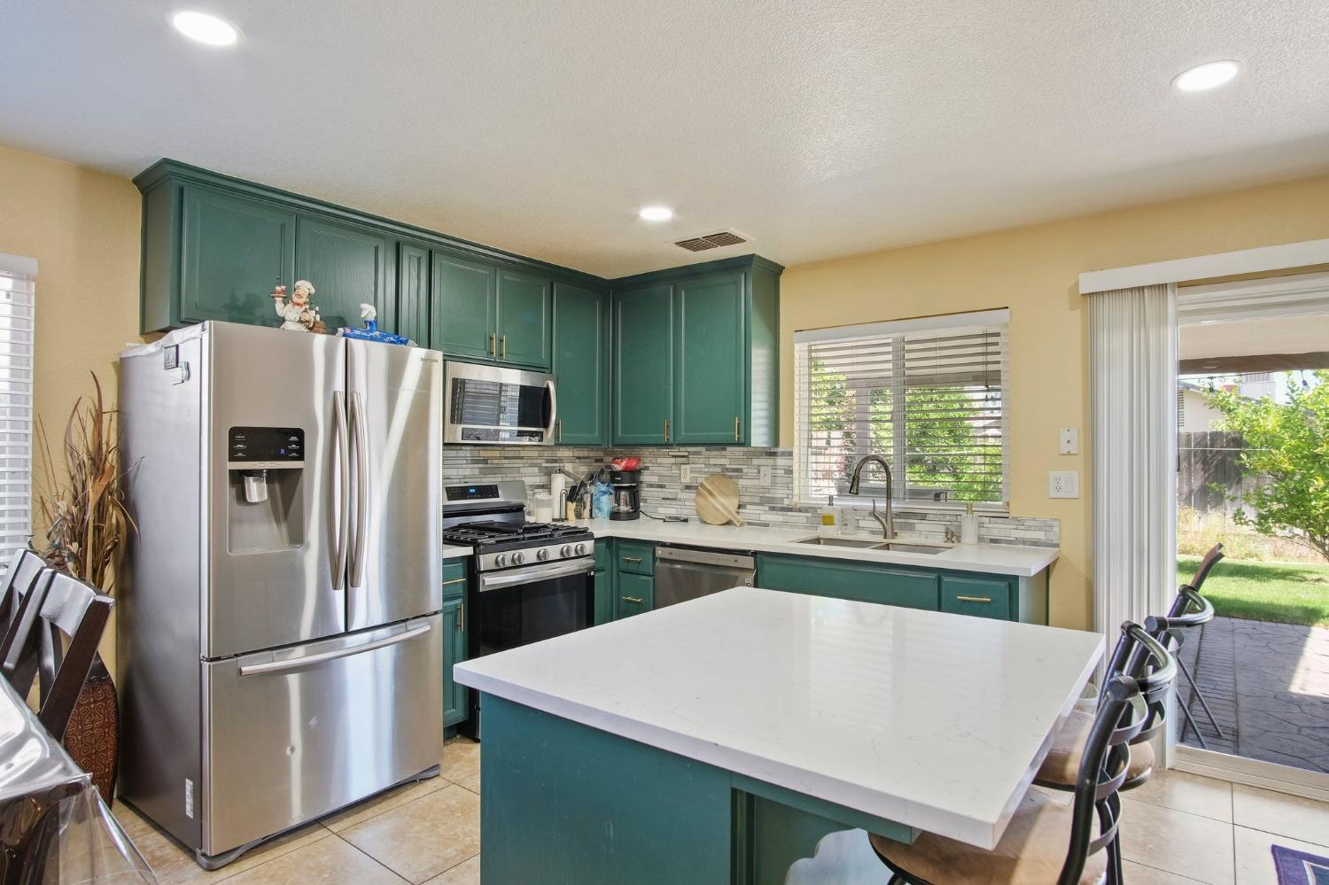Detail Gallery Image 5 of 20 For 171 Eagleglen Ave, Turlock,  CA 95380 - 4 Beds | 2 Baths