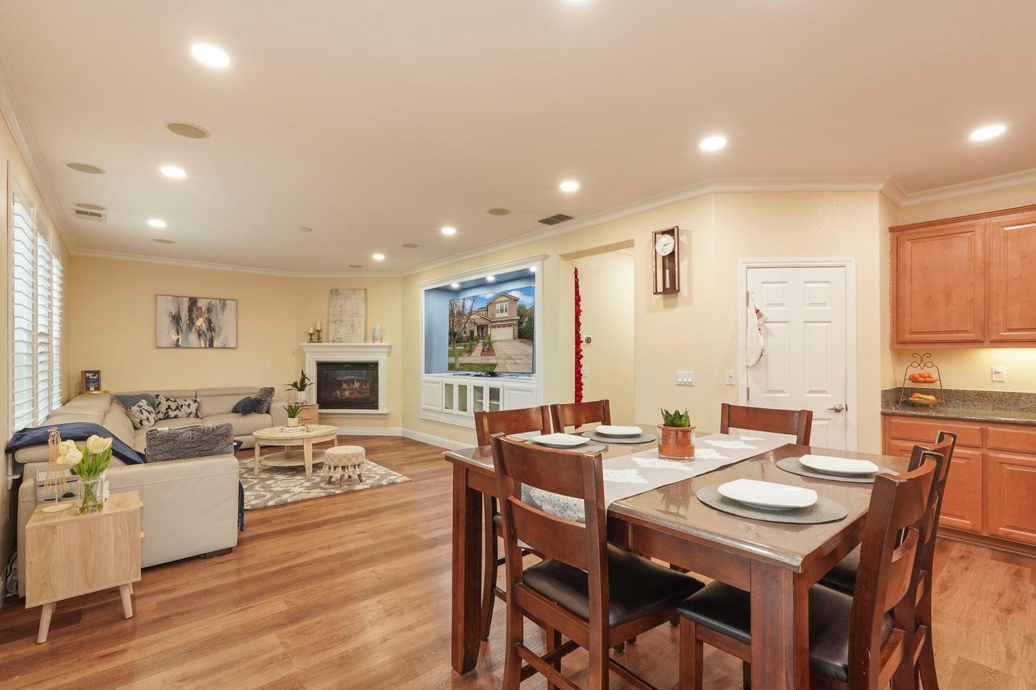 Detail Gallery Image 12 of 39 For 610 W La Canada Ave, Mountain House,  CA 95391 - 5 Beds | 3/1 Baths