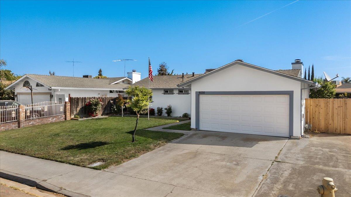 Detail Gallery Image 3 of 37 For 6030 Jackson Ave, Riverbank,  CA 95367 - 3 Beds | 2 Baths