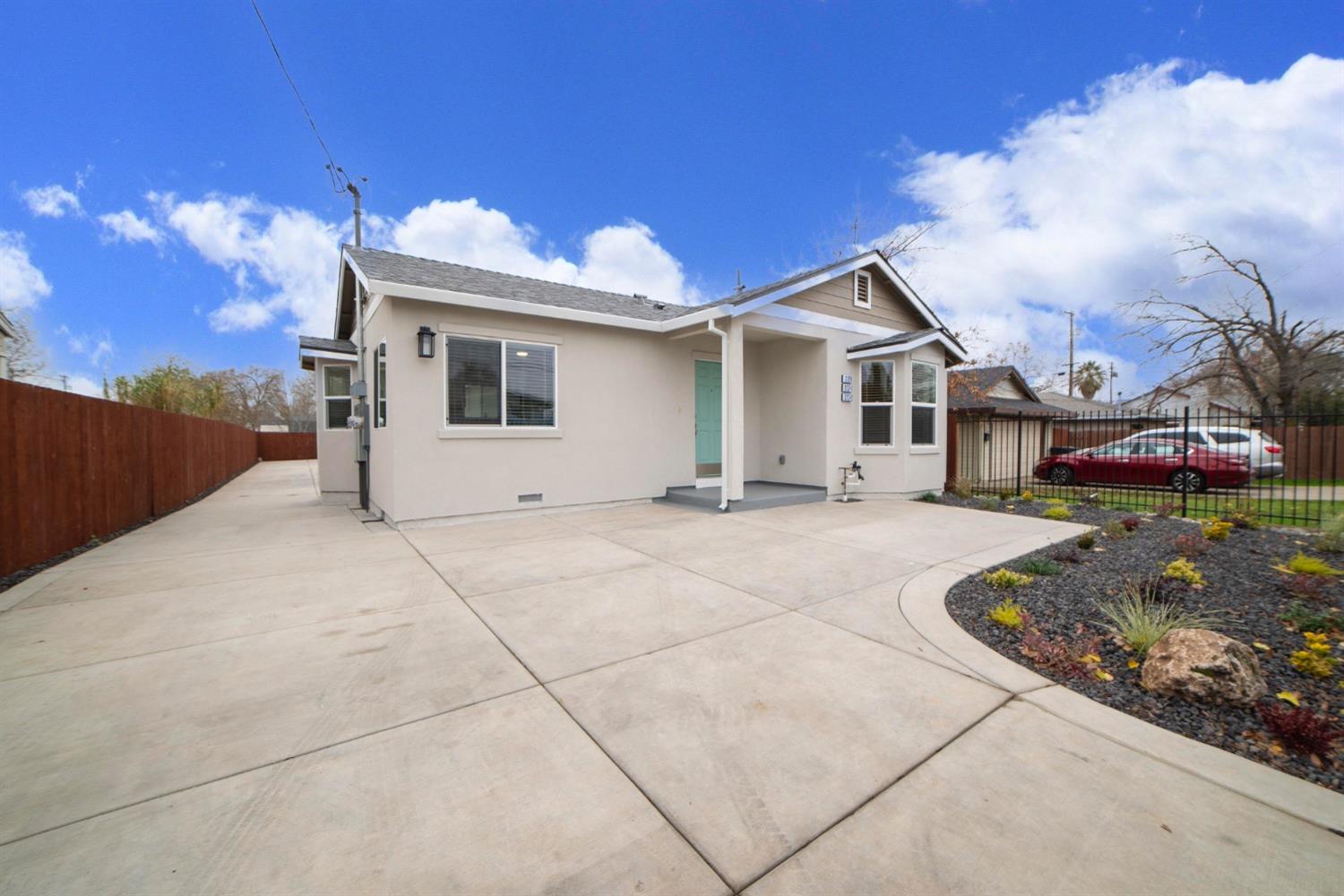 Detail Gallery Image 3 of 70 For 2729 Rio Linda Blvd, Sacramento,  CA 95815 - – Beds | – Baths
