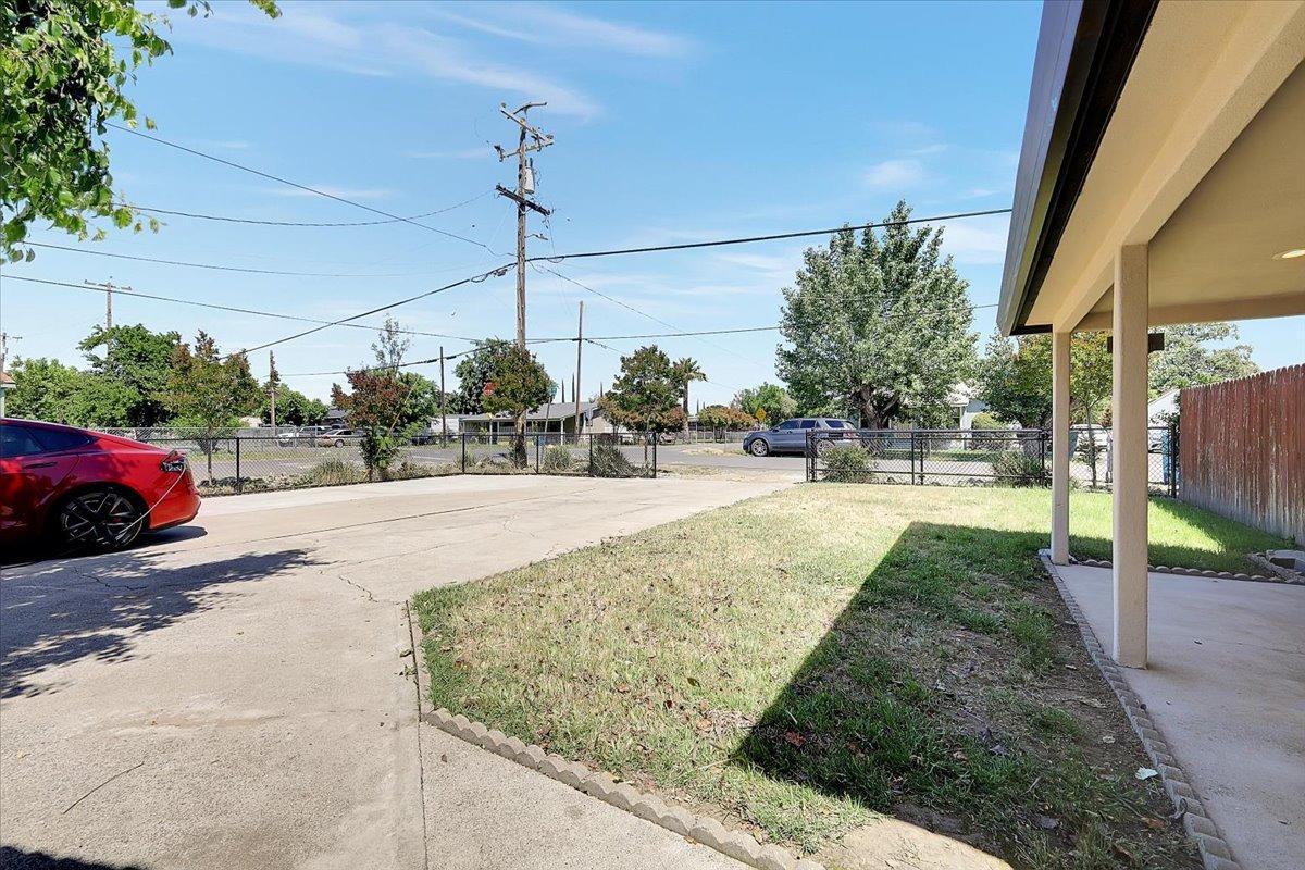 Detail Gallery Image 3 of 69 For 5078 Western Ave, Olivehurst,  CA 95961 - 3 Beds | 2 Baths