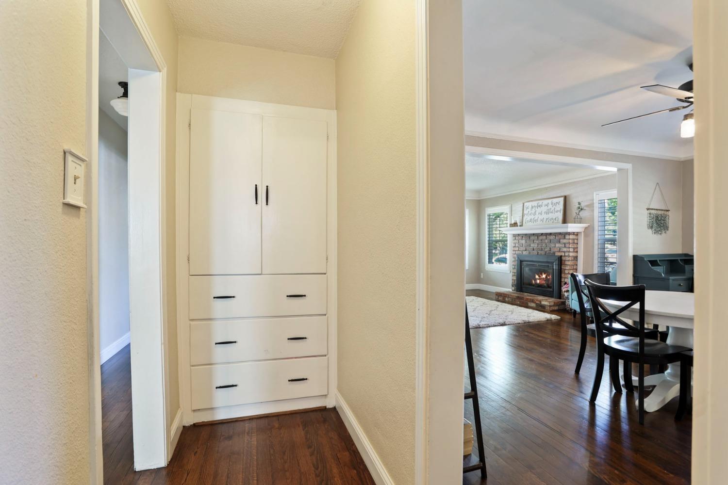 Detail Gallery Image 27 of 41 For 1120 W Oak St, Lodi,  CA 95240 - 3 Beds | 2 Baths