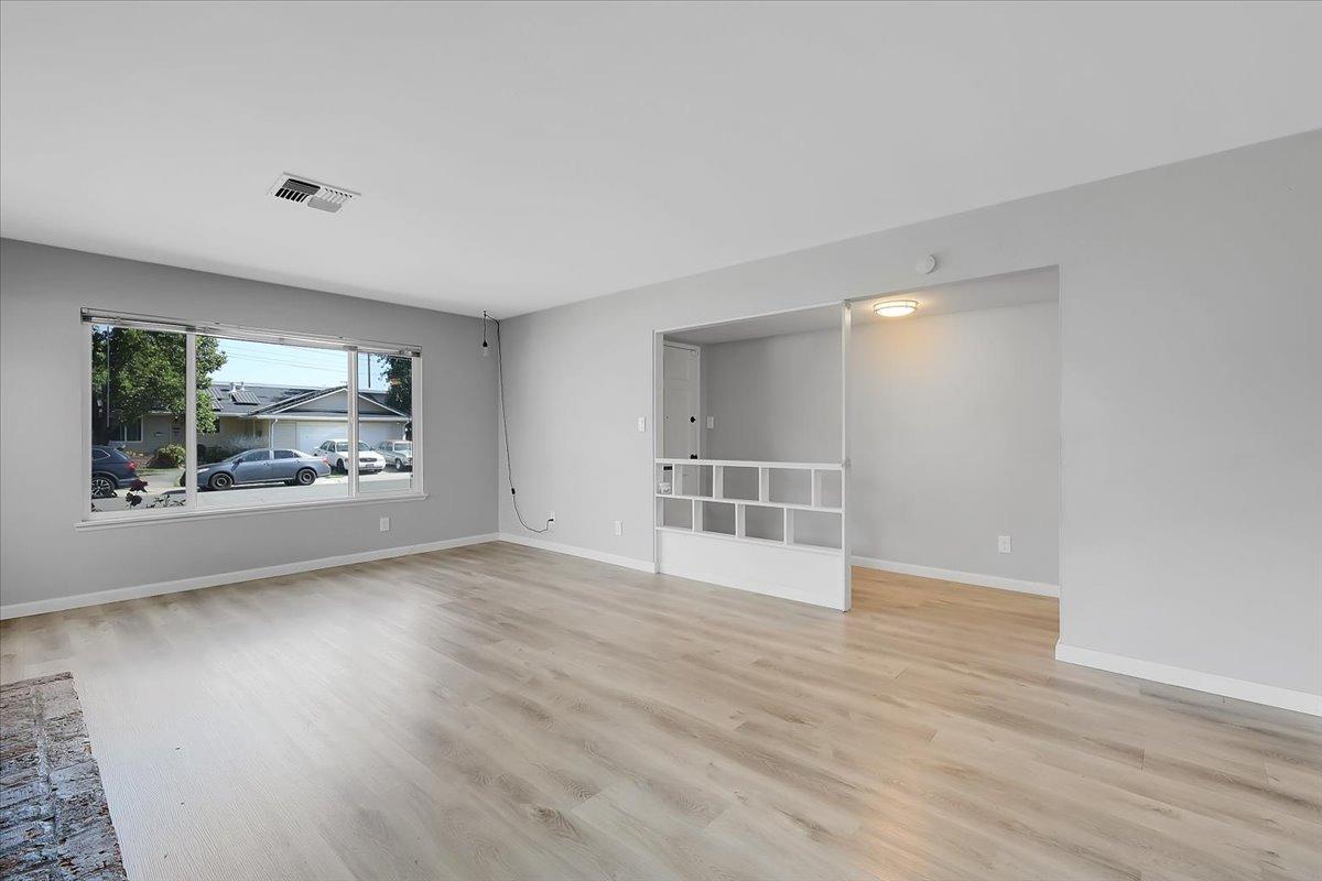 Detail Gallery Image 6 of 35 For 512 Carroll St, Yuba City,  CA 95991 - 3 Beds | 2 Baths