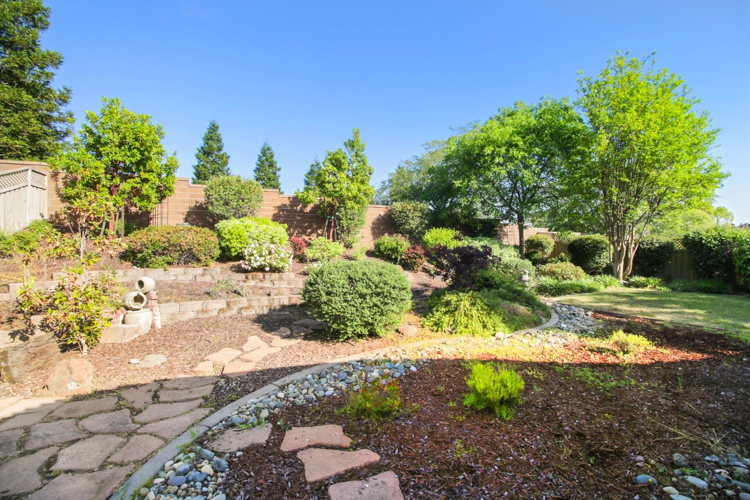 Detail Gallery Image 36 of 47 For 2125 Stonecrest Ln, Lincoln,  CA 95648 - 2 Beds | 2/1 Baths