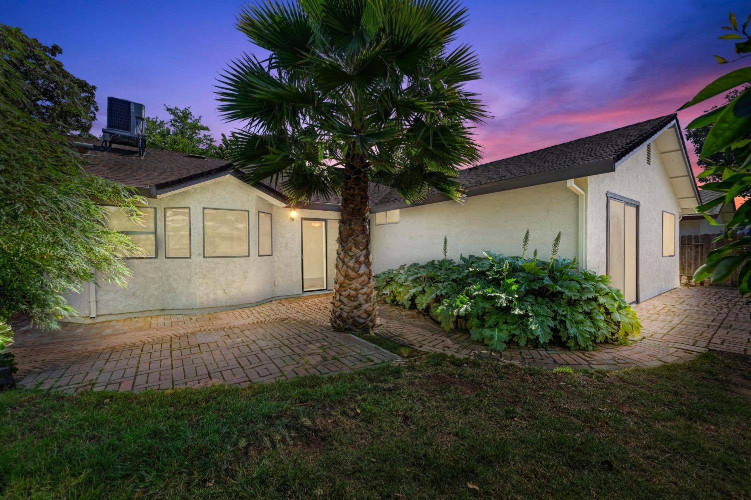 Detail Gallery Image 4 of 69 For 2259 River Trails Cir, Rancho Cordova,  CA 95670 - 3 Beds | 2 Baths