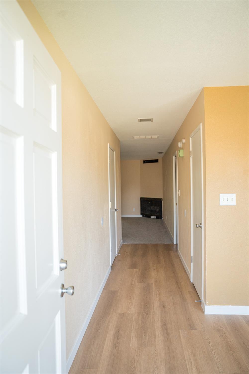Detail Gallery Image 5 of 48 For 5100 Janell Way, Carmichael,  CA 95608 - 4 Beds | 4 Baths