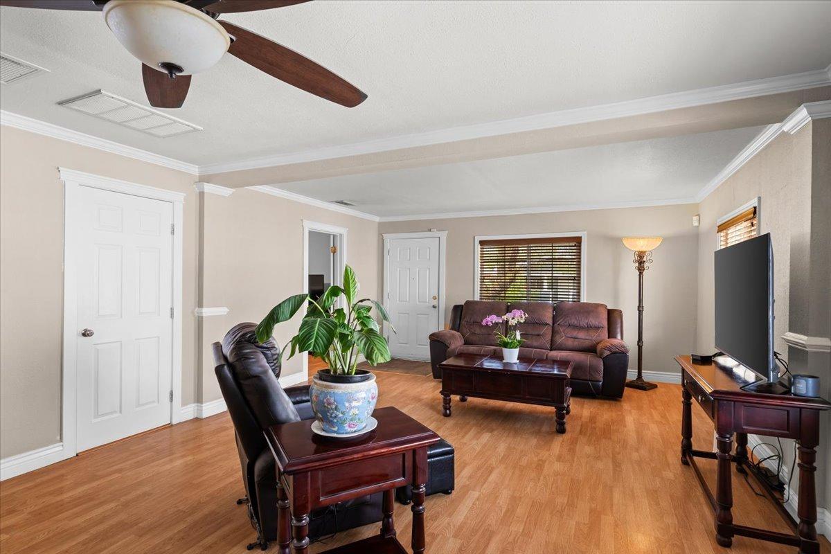 Detail Gallery Image 12 of 35 For 120 W Jackson St, Stockton,  CA 95206 - 3 Beds | 1 Baths