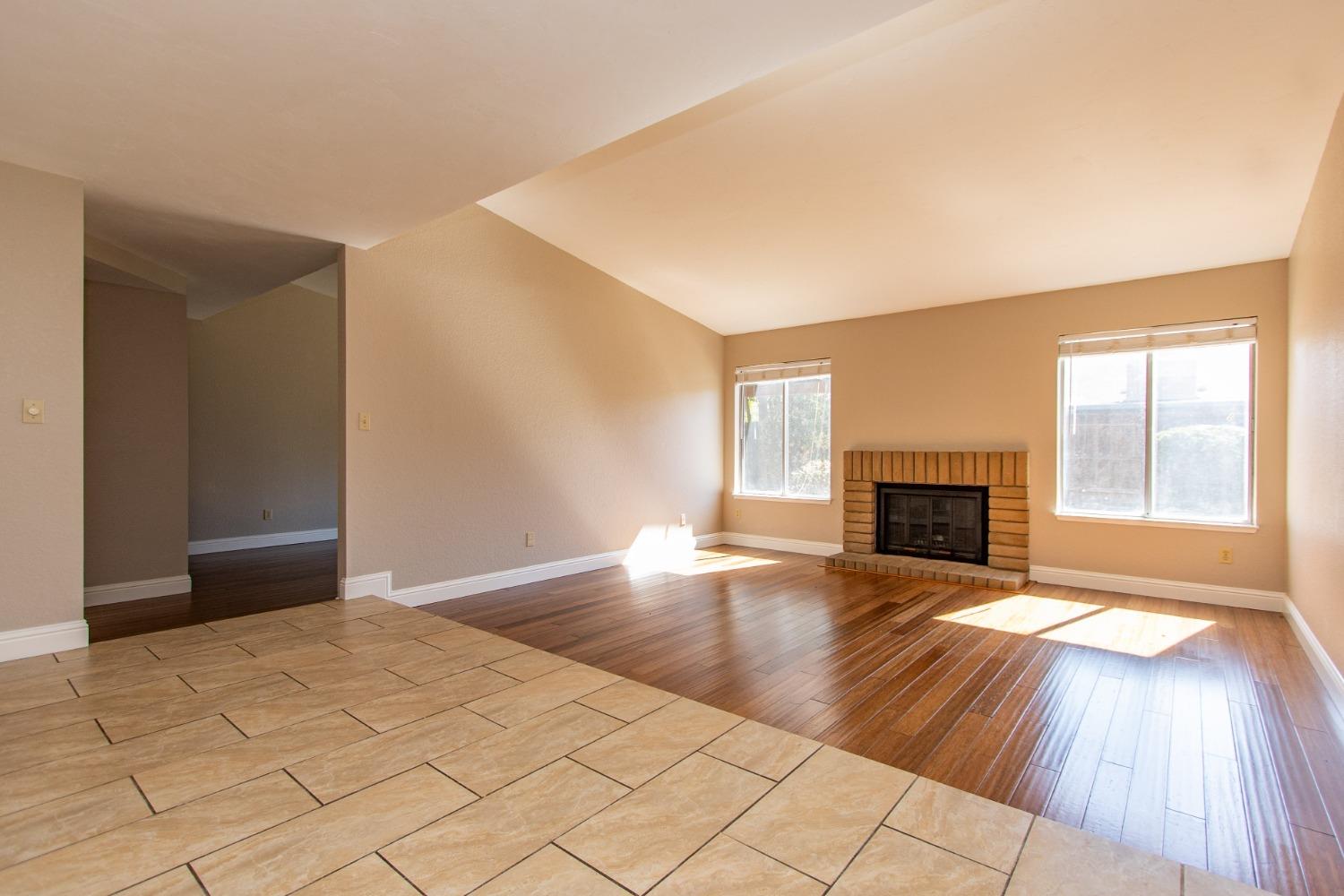 Detail Gallery Image 8 of 42 For 2000 Lincoln Oak Dr, Modesto,  CA 95355 - 3 Beds | 2 Baths