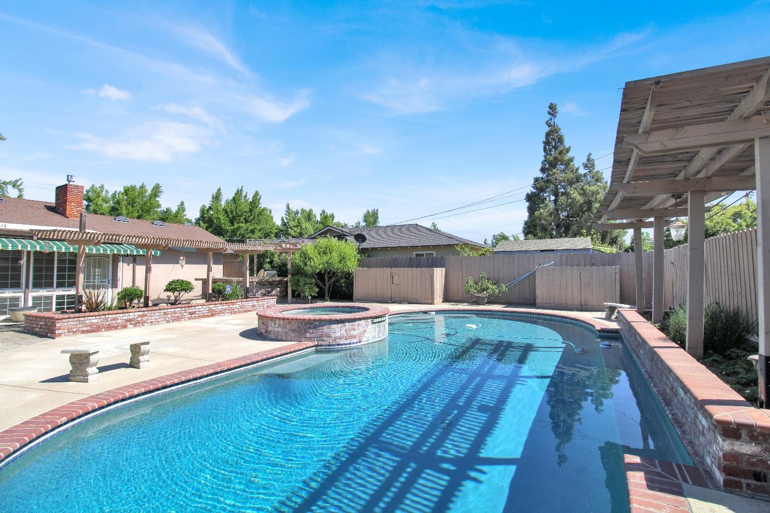 Detail Gallery Image 11 of 44 For 2805 Sheffield Ln, Modesto,  CA 95350 - 3 Beds | 2 Baths