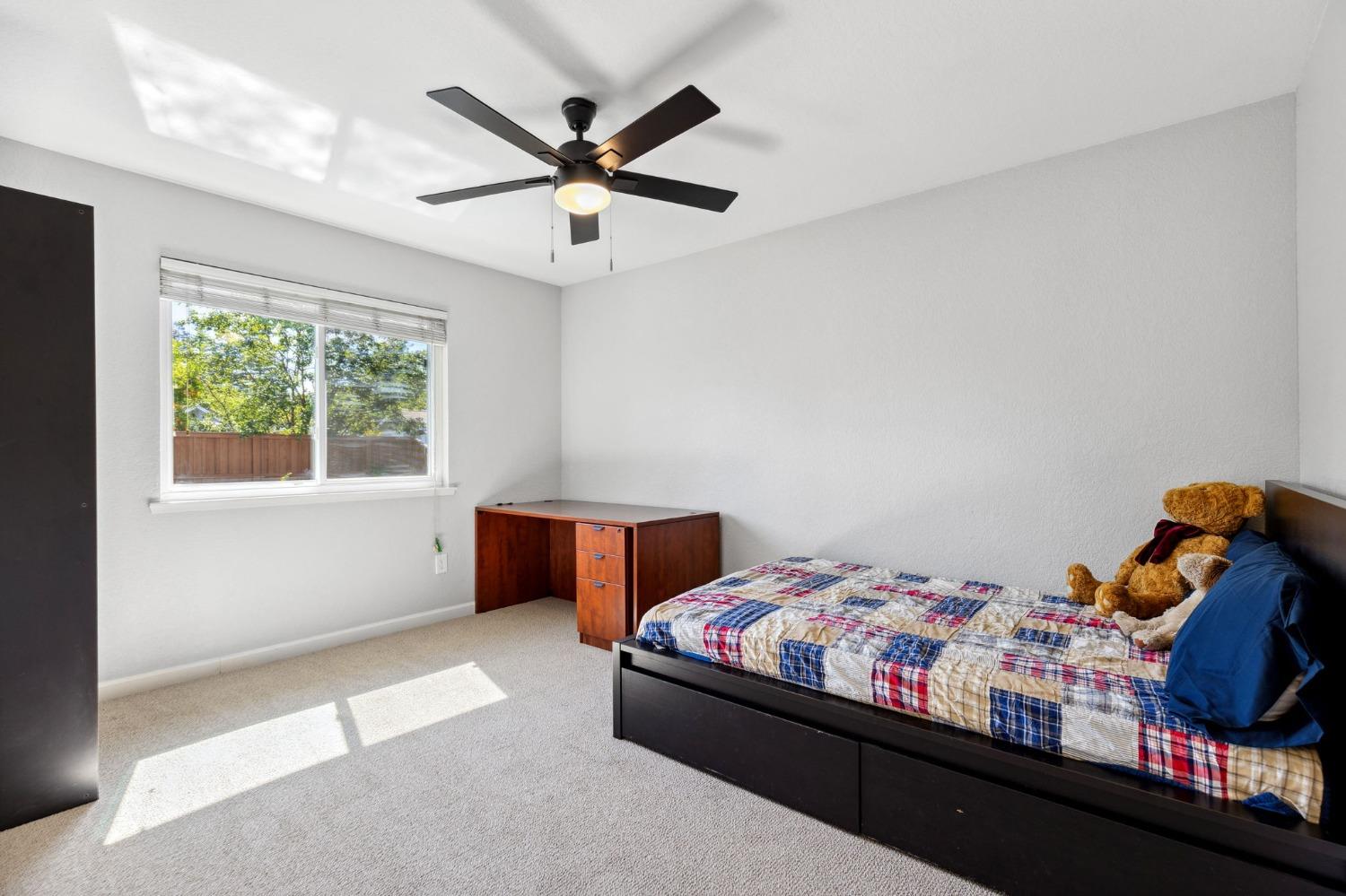 Detail Gallery Image 30 of 40 For 1535 E Colonial Pkwy #E,  Roseville,  CA 95661 - 4 Beds | 2/1 Baths