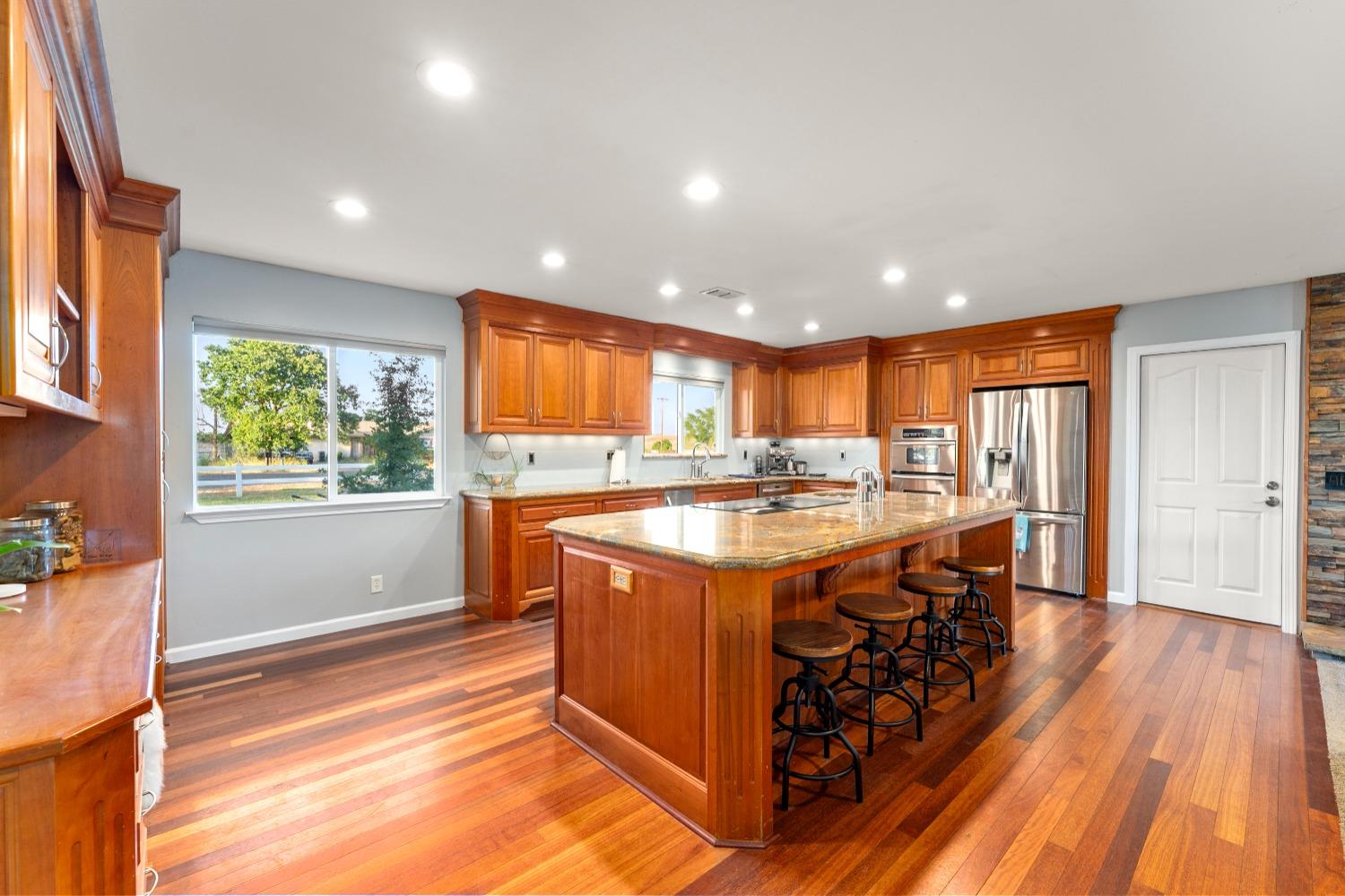 Detail Gallery Image 27 of 99 For 11750 Cresthill Dr, Elk Grove,  CA 95624 - 4 Beds | 2 Baths
