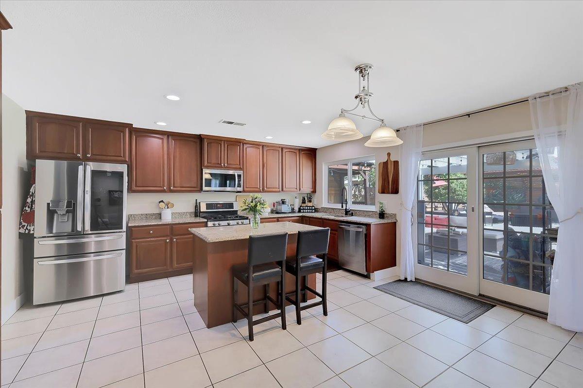 Detail Gallery Image 22 of 93 For 516 Radisson Dr, Yuba City,  CA 95991 - 5 Beds | 3 Baths