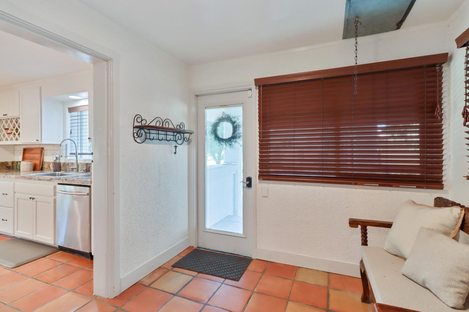 Detail Gallery Image 26 of 98 For 2590 S River Rd, West Sacramento,  CA 95691 - 3 Beds | 2/1 Baths