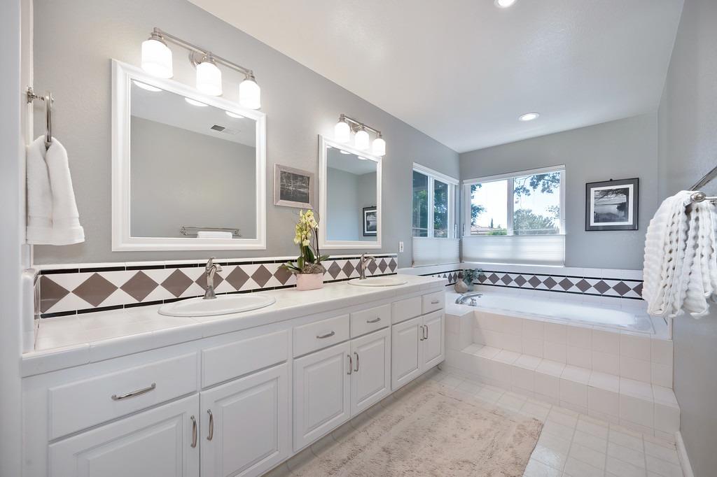 Detail Gallery Image 41 of 80 For 815 La Paz Dr, Davis,  CA 95618 - 4 Beds | 3 Baths