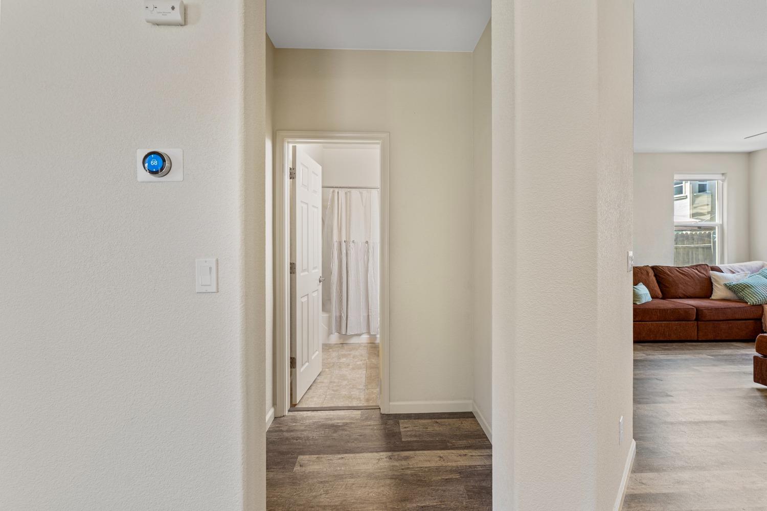 Detail Gallery Image 13 of 49 For 1869 Mammoth Way, Sacramento,  CA 95834 - 3 Beds | 3 Baths