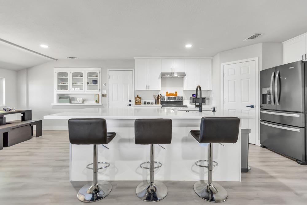 Detail Gallery Image 7 of 19 For 1600 Akron Way, Sacramento,  CA 95822 - 3 Beds | 2 Baths