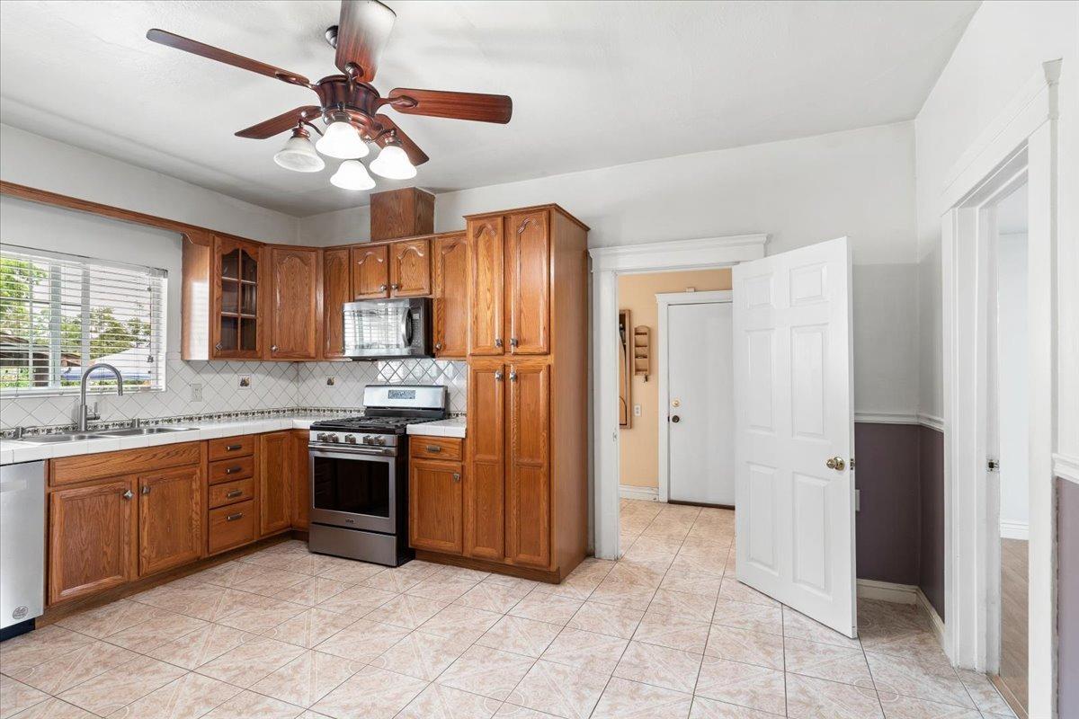 Detail Gallery Image 23 of 35 For 120 W Jackson St, Stockton,  CA 95206 - 3 Beds | 1 Baths